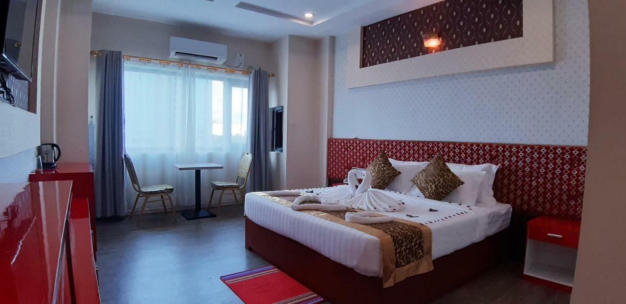 H Plus Hotel Yangon Esterno foto