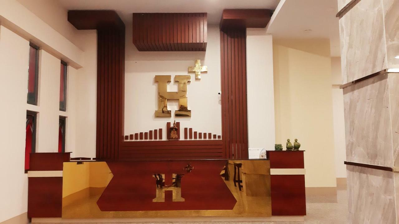 H Plus Hotel Yangon Esterno foto