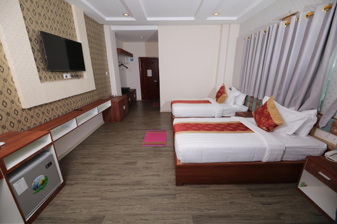 H Plus Hotel Yangon Esterno foto