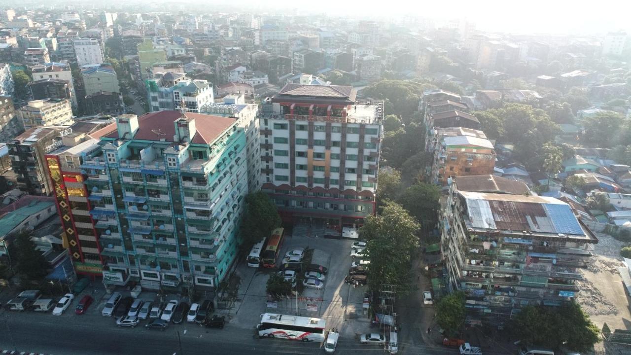H Plus Hotel Yangon Esterno foto