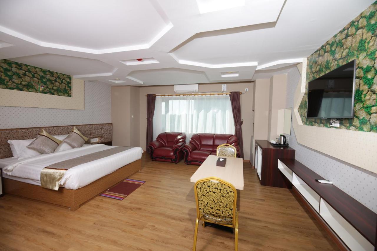 H Plus Hotel Yangon Esterno foto
