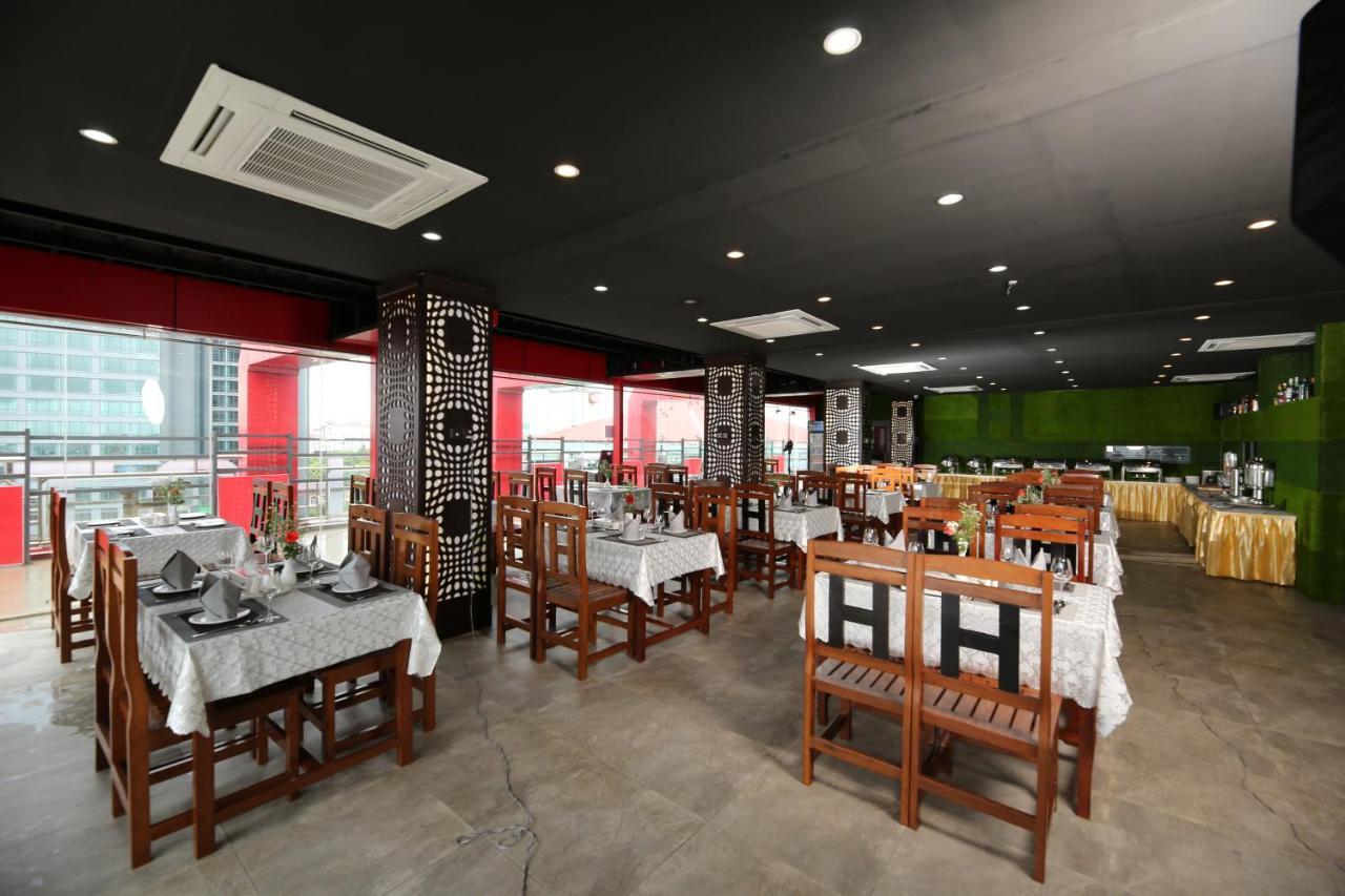H Plus Hotel Yangon Esterno foto