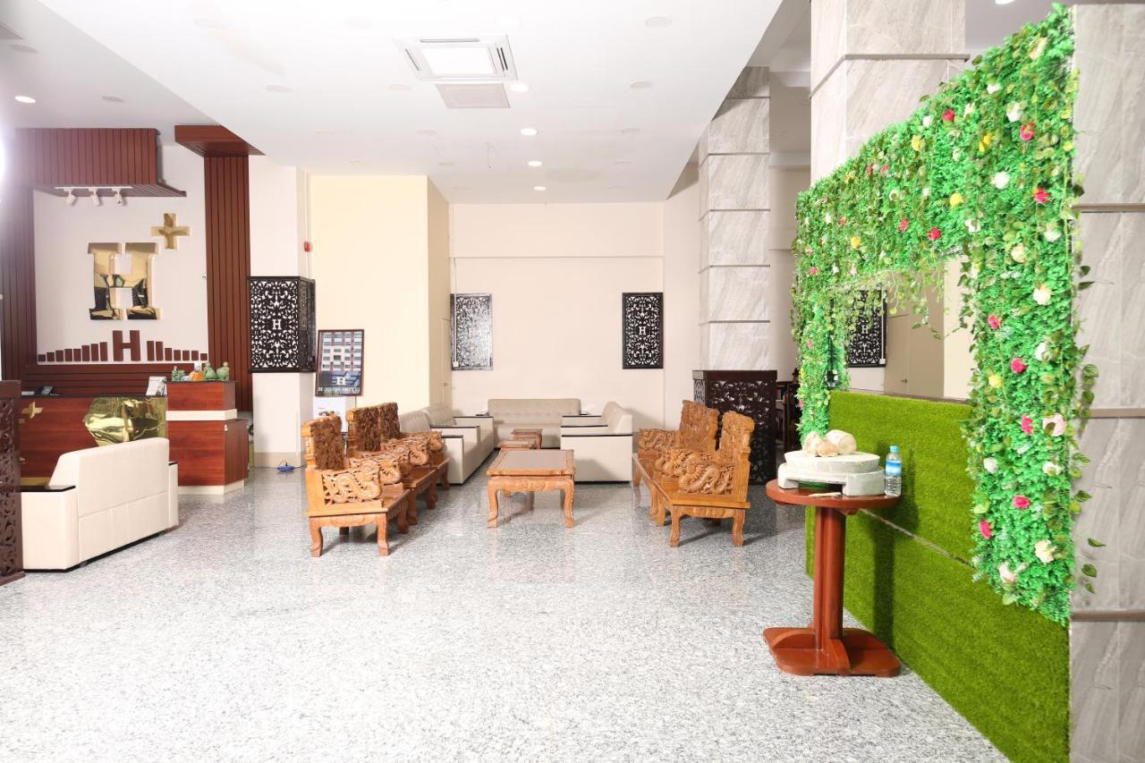 H Plus Hotel Yangon Esterno foto